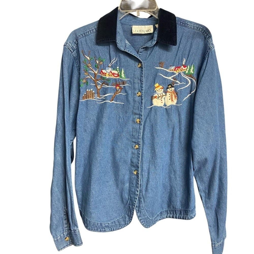 Casey & Max Women’s Embroidered Denim Shirt Size L Snowman Design Tie Back Xmas